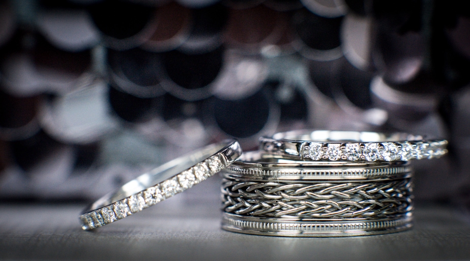 The Poughkeepsie Grand Hotel, Ring Detail
