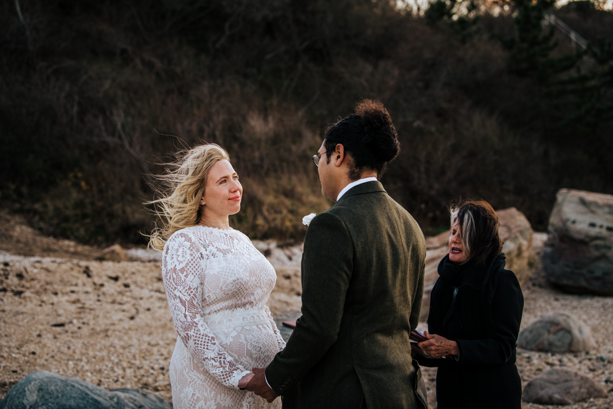 elopement at the sound view greenpoint hudson valley wedding and elopement photographer