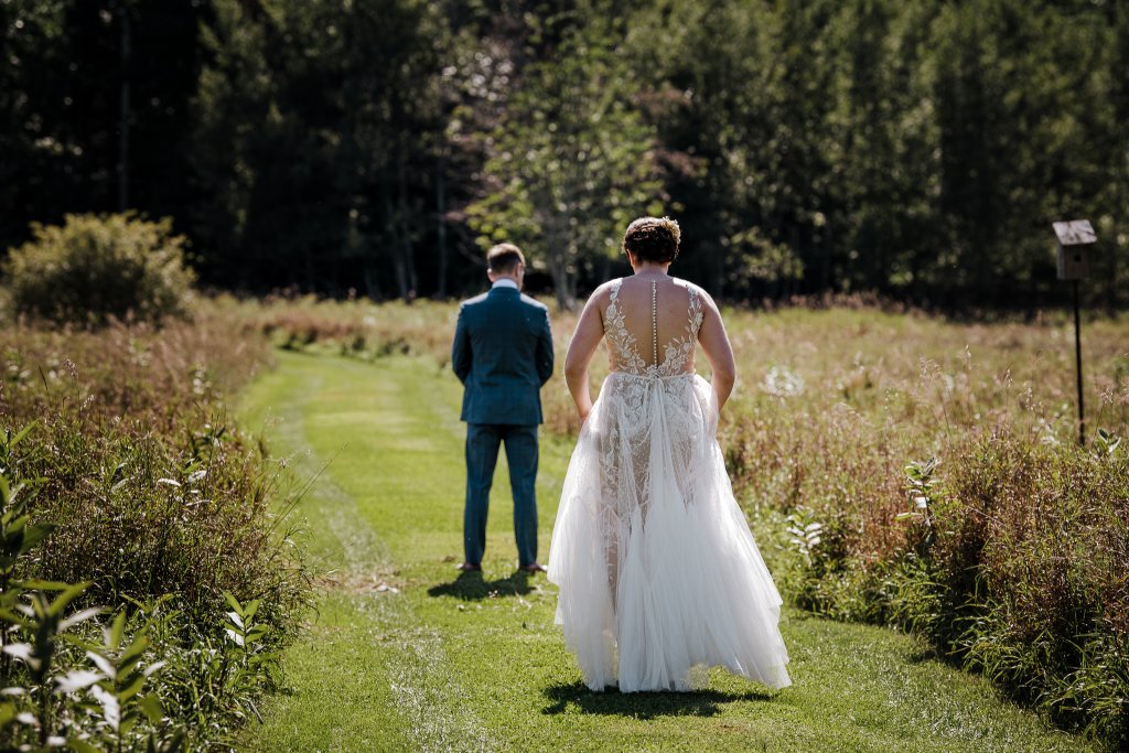 first look at a catskill wedding