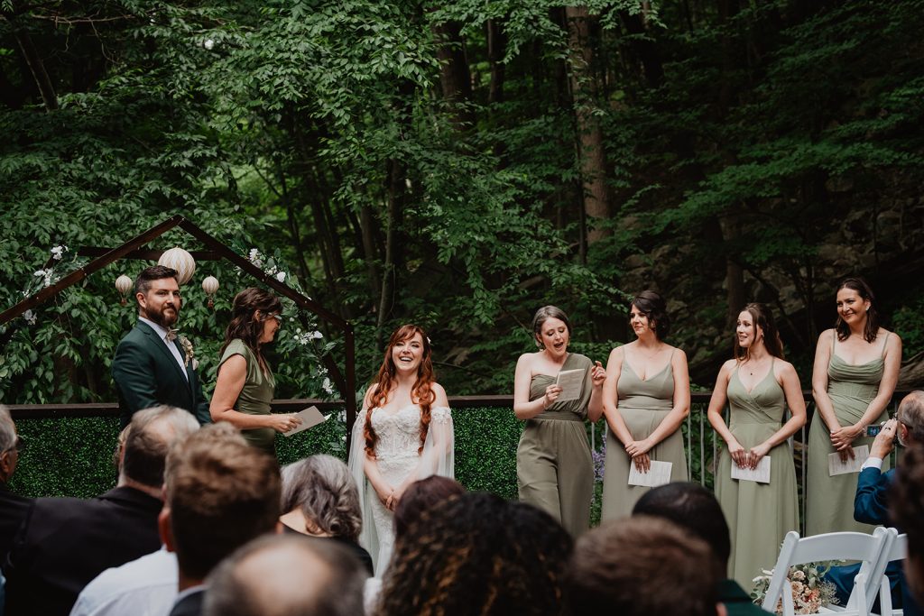 4 Reasons to Love a Bear Mountain Wedding 17 outdoor bear mountain wedding ceremony at the hudson ballroom