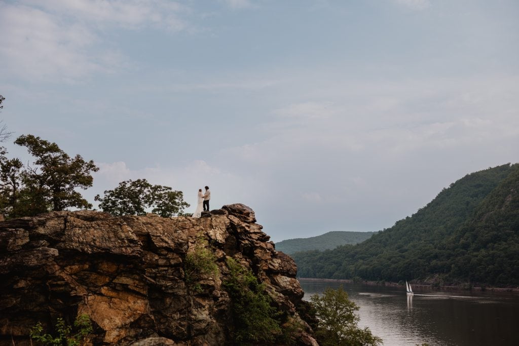 Eloping along the Hudson River